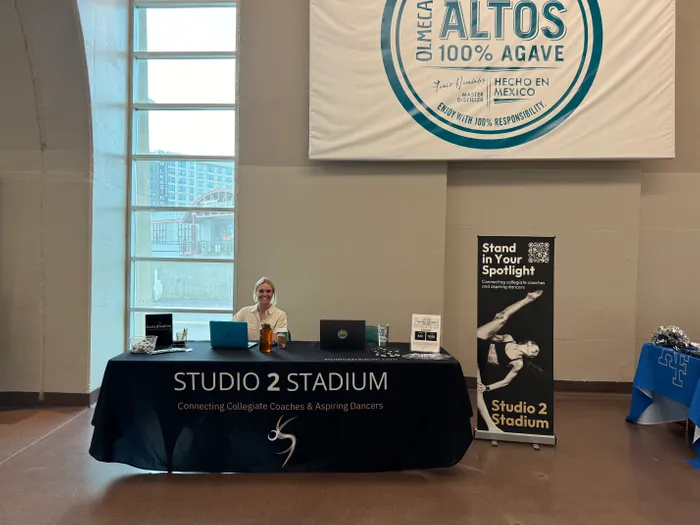 BottleOpenersNow.Com - Roll Up Banner Stands