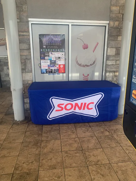 BottleOpenersNow.Com - Custom Rectangle Table Covers