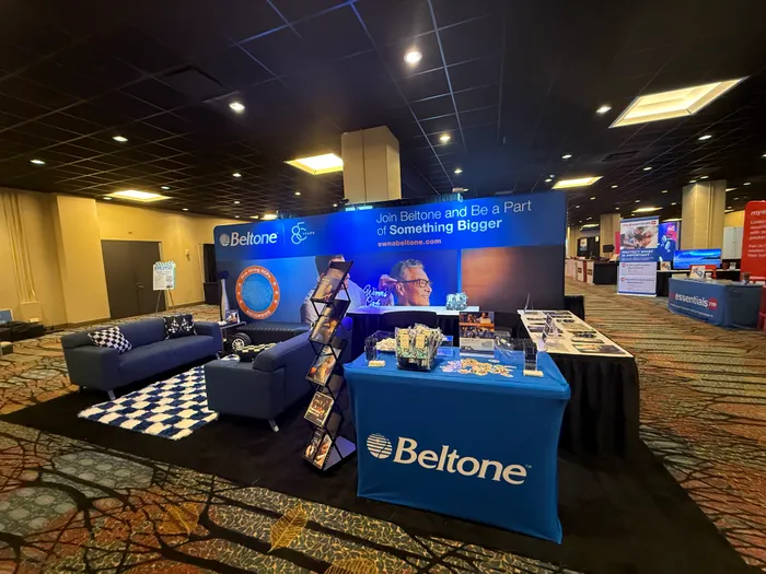 BottleOpenersNow.Com - Custom Square Table Covers