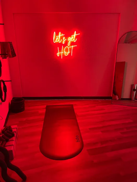 BottleOpenersNow.Com - Custom Neon Sign
